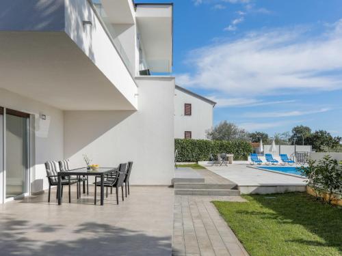 Holiday Home Villa Tonka