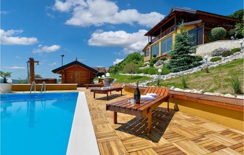 Three-bedroom Holiday Home In Novi Marof