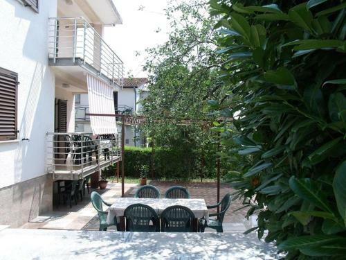 Studio Apartment In Novigrad With Balcony, Air Conditioning, Wifi (4926-2)