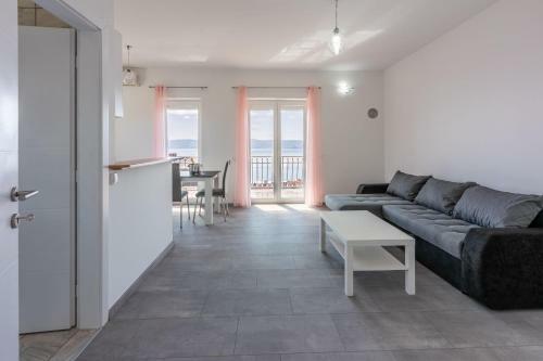 Apartments Leoalemar