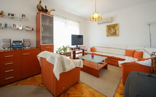 House Kolar 193602-holiday Apartment Kolar