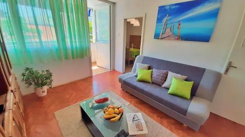 Town Center Apartment With Balcony
