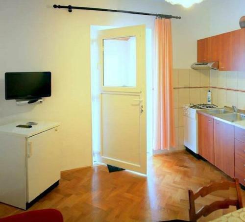 Apartments Stjepan - 10m From Beach