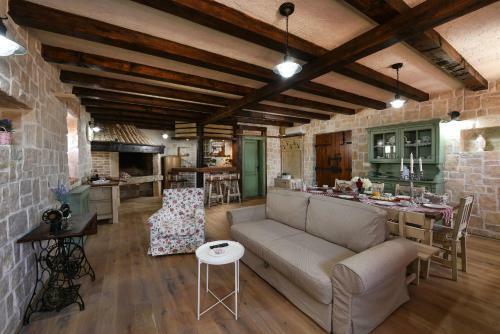 New Villa Laurana