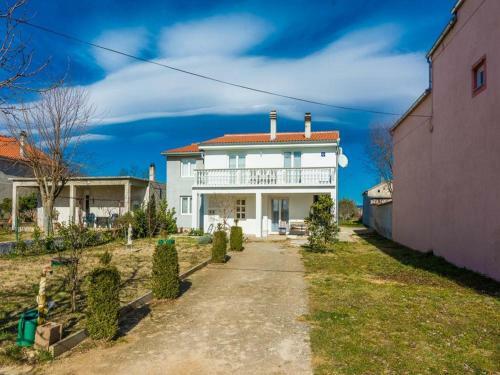 Tranquil Apartment In Podlug With Balcony And Garden