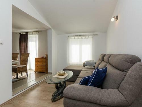 Tranquil Apartment In Podlug With Balcony And Garden