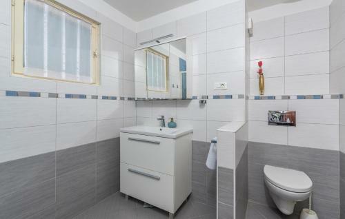 Apartment Sanja Near The Beach And Center