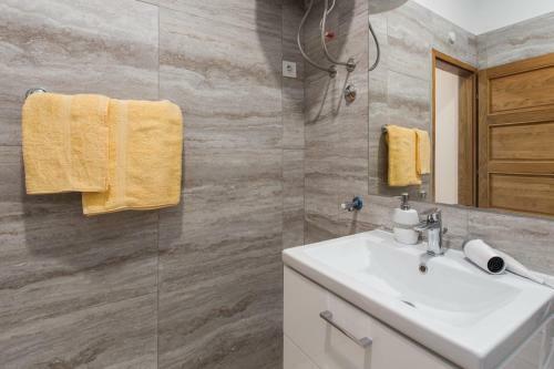 Chic Apartments In Pore? Old Town