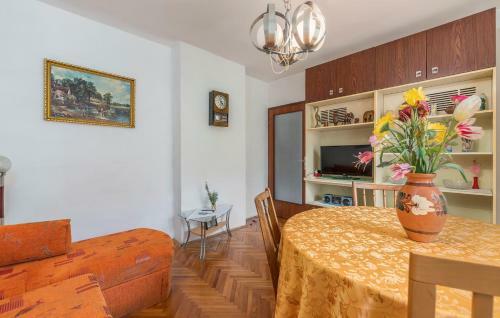 Apartment Ana Brulo Near The Beach