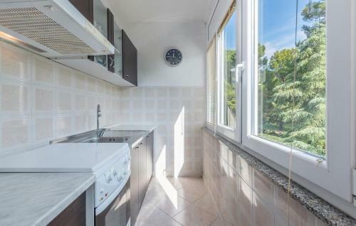 Apartment Ana Brulo Near The Beach
