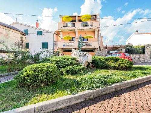 Lovely Holiday Home In Posedarje With Balcony