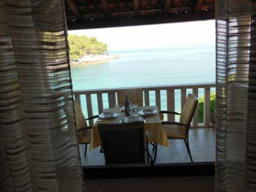 Apartment Jakica - Next To The Sea