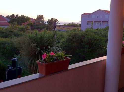 Spacious Apartment Lena Near The Beach