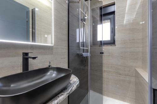Luxury Beachfront 4 Bedroom Villa With Private Pool****