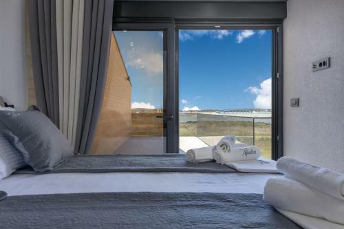 Luxury Beachfront 4 Bedroom Villa With Private Pool****