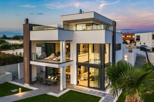Luxury Villa Deluxe Pula With Private Pool In Pula - Istria