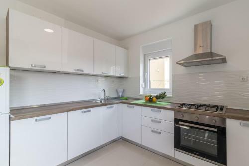 Hostal Apartments Mira