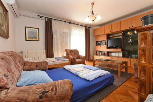 Apartments Josip 74