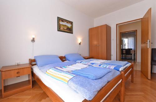 Apartments Josip 74