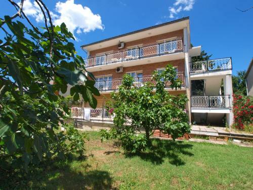 Apartments Josip 74