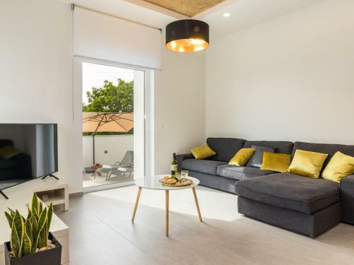 New Modern Villa With Private Pool And Outdoor Kitchen