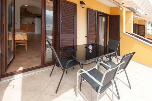 Apartments Loretta With Sea View