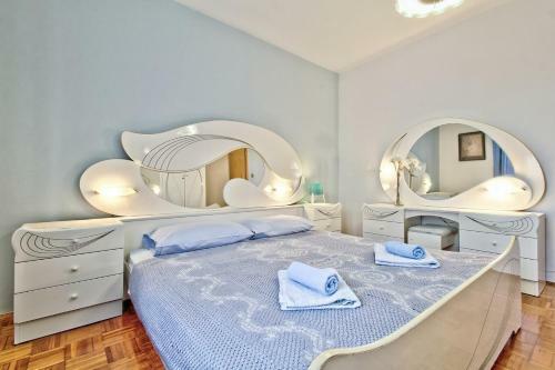 Hostal Gino House With Apartments