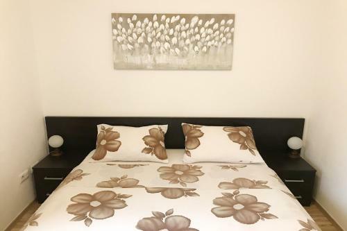 Three Bedroom Apartment With Pool Stiv