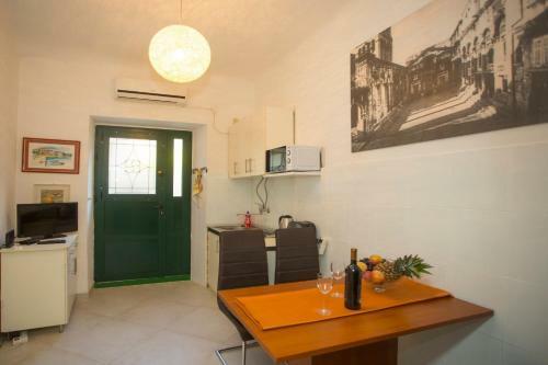 Apartment Zdrav - With Big Terrace