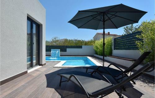 Stunning Home In Split W/ Jacuzzi, Wifi And 4 Bedrooms
