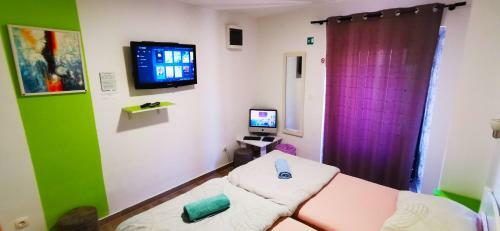 Croparadise Green Hostel