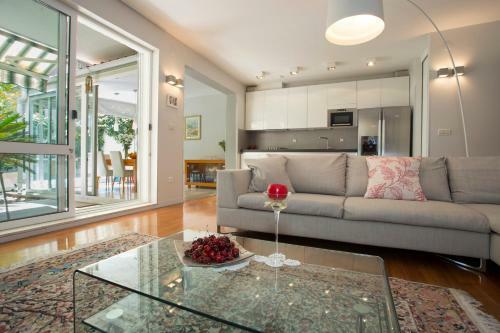 Deluxe Apartment Lea With Large Garden