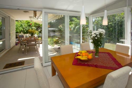 Deluxe Apartment Lea With Large Garden