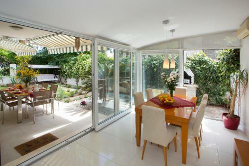 Deluxe Apartment Lea With Large Garden