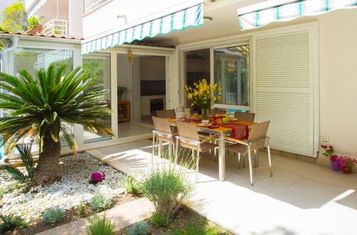 Deluxe Apartment Lea With Large Garden