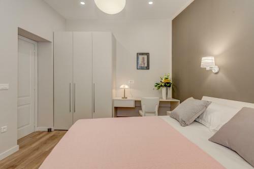 Royal Theatre Apartments