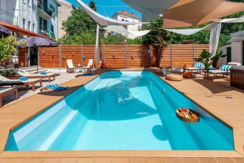 Bed & Breakfast Evala Luxury Rooms With Pool And Garden