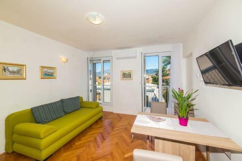 Apartment Helena - With Terrace