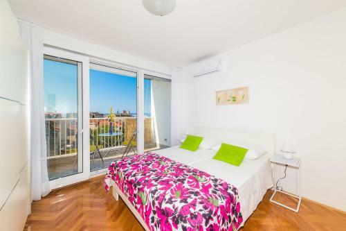 Apartment Helena - With Terrace