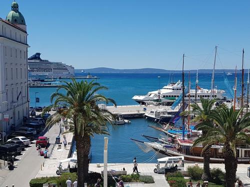 Hostal Riva Palace