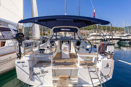Beneteau Oceanis 38.1.- Anima Maris I