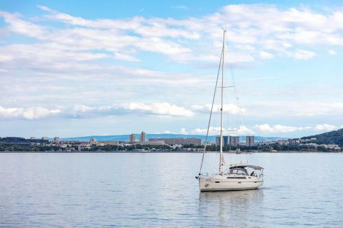 Bavaria Cruiser 41 - Nina Sailing Boat