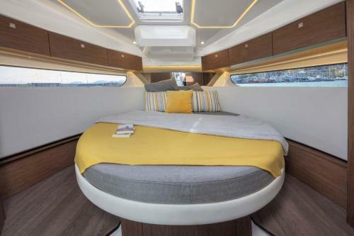 Jeanneau Merry Fisher 1095- Blue Star