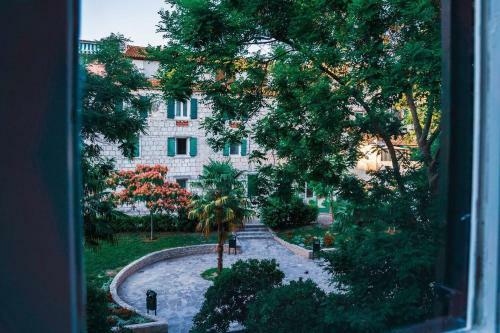 Immaculate 3-bed Apartment In Split