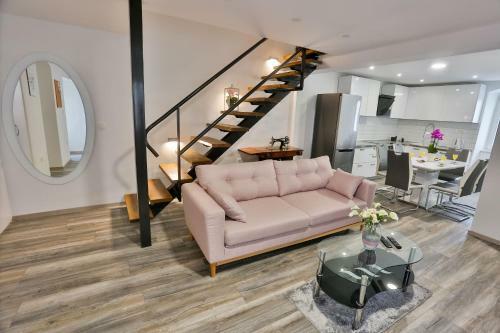 Impeccable 3-bed Apartment In Split