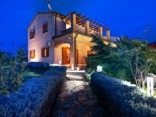 Holiday Home Bergmann - Voj340