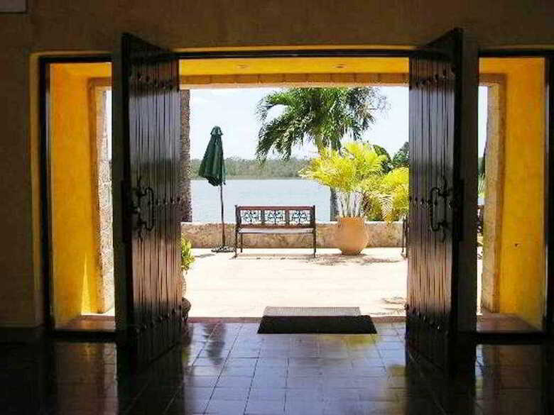 The Iron Gate Hotel & Suites