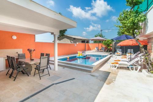 Holiday House Vlahovich