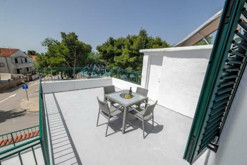 Hostal Apartments Paola