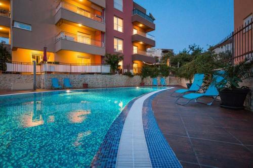 Luxury Apartment Black&white With Pool